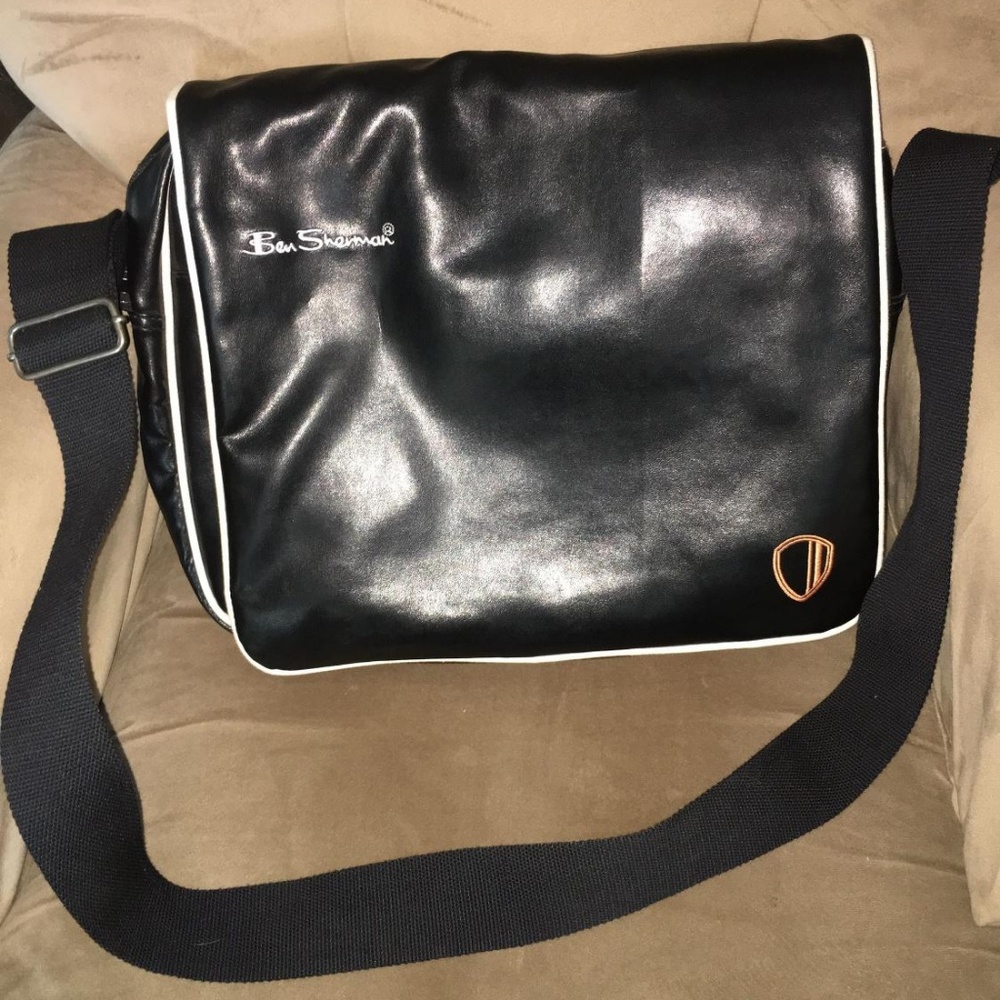 BEN SHERMAN MESSENGER/LAPTOP CARRYING BAG